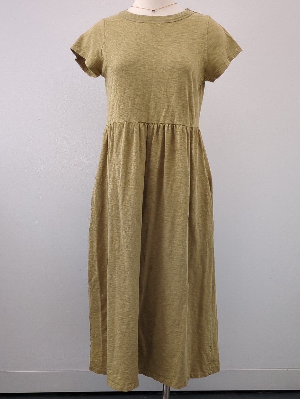 Universal Thread Olive Green Short Sleeve Maxi Dress With Pockets!
